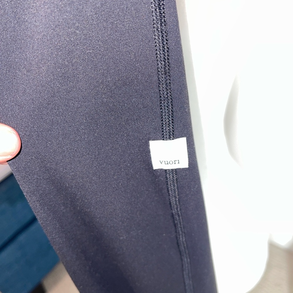 Vuori Women's Black Joggers - Picture 3 of 6